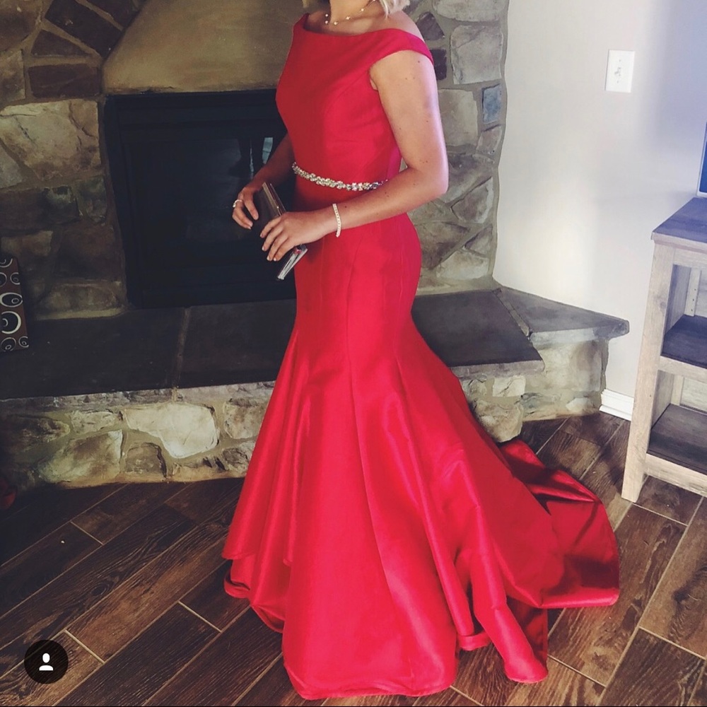 red prom dress